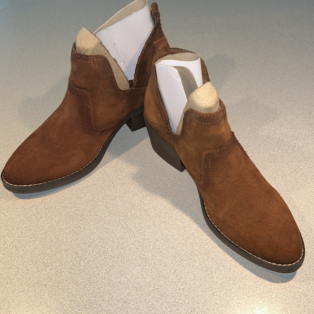 NWT Sonoma Vitalize Ortholite Genuine Suede Woodcut Whiskey Color Bootie